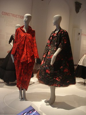 300px-Balenciaga_dresses_museum_display